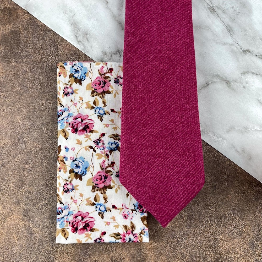 Men’s Magenta Velour Necktie & White Boho Floral Pocket Square
